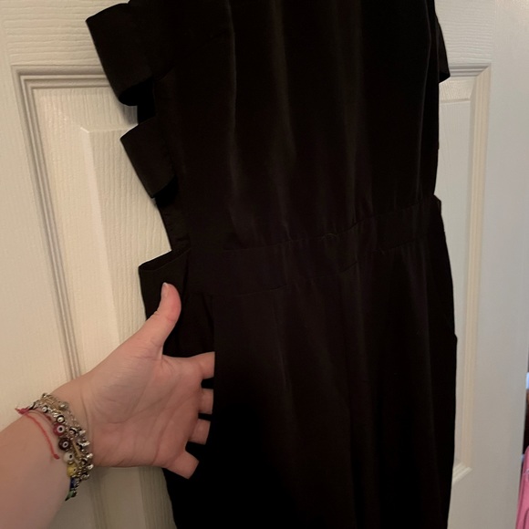 🖤Forever 21 Black Cut Out Wide Leg Classic Fun Evening Jumpsuit Size Large L🖤 - Picture 4 of 8
